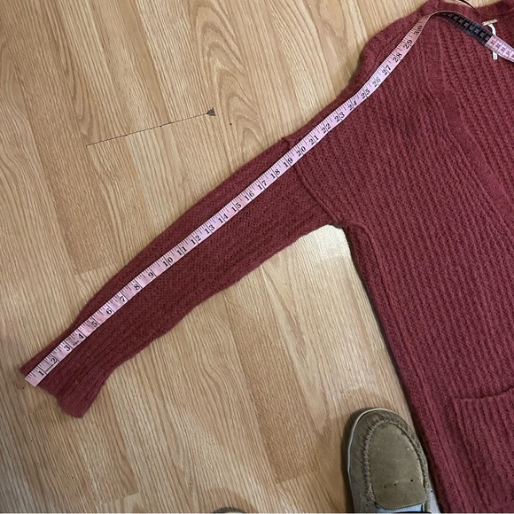 Free people size medium red burgundy alpaca nylon blend cardigan with pockets - Picture 5 of 8